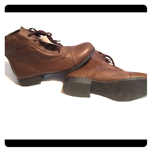 Shoes - Brown Boots